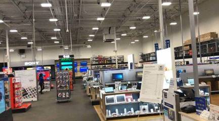 國外電腦城真的便宜嗎？《電腦報》瘋狂博士實地揭秘海外電子產品銷售生態